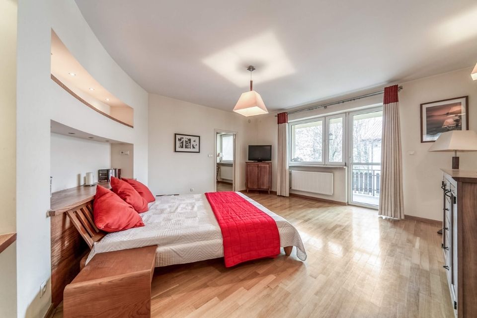 Dom 460 m² na ulicy Ligonia